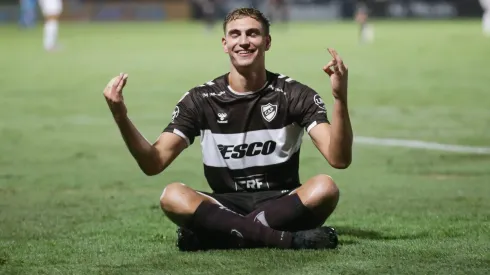 Pellegrino celebra ante Tigre.