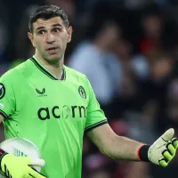 El entrenador de Aston Villa respaldó a Dibu Martínez tras su sanción: \'Es el mejor del mundo\'