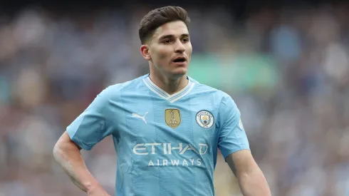 Hinchas del Manchester City reclamaron por más minutos para Julián Álvarez.