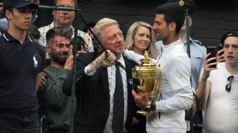 Nole ganó Wimbledon en 2019 y lo celebró con su entrenador, Boris Becker.