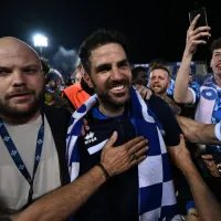 Ascendió a Serie A tras 21 años y su técnico y dueño, un ex Barcelona, los invitó a Ibiza