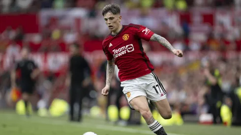 Revelan que Garnacho no le pasa la pelota a un compañero.