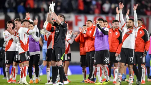 Los hinchas de River apuntaron contra un jugador.