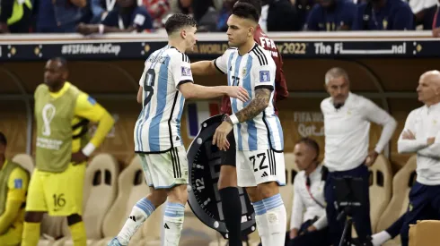La 9 de la Selección Argentina, entre los dos cracks (IMAGO).