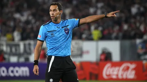 El árbitro argentino hará su estreno en la Euro.