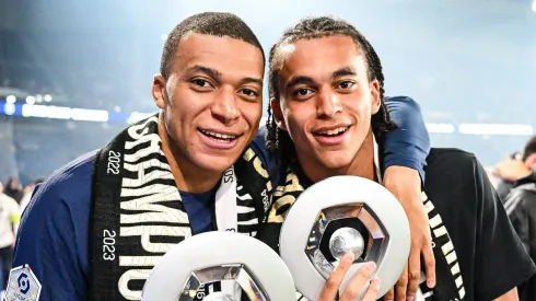 Los hermanos Mbappé, Kylian y Ethan.