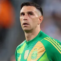 La explicación de Dibu Martínez sobre su festejo ante los hinchas de Chile: \'Nada que ver\'