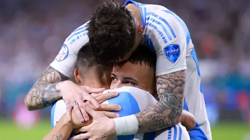 Argentina venció a Perú con dos goles de Lautaro.
