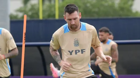 Messi entrenó a la par a 2 días del partido ante Ecuador