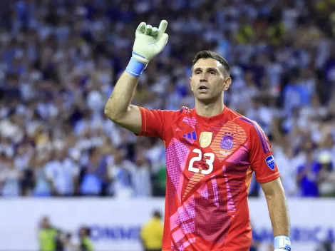 Dibu Martínez alcanzó un nuevo récord con la Selección Argentina: la reacción de Goycochea y de sus compañeros