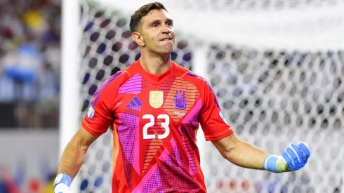 Dibu Martínez fue figura ante Ecuador.