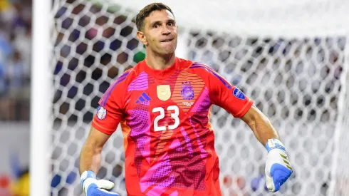 Dibu Martínez fue elogiado por los hinchas brasileños.