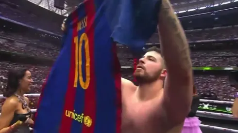 La Cobra mostró la camiseta de Messi en el Barcelona en pleno Bernabéu.