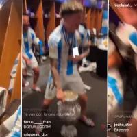 VIDEO Garnacho tuvo su primer festejo de campeón con la Selección Argentina y lo volvieron loco: fernet, baile con la Copa América y chicanas