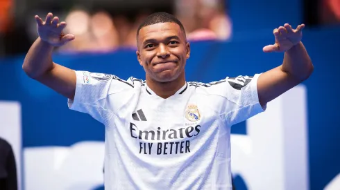 El gesto de Cristiano Ronaldo que hizo Kylian Mbappé en su presentación