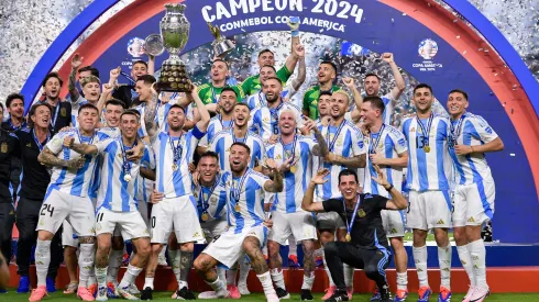 Guido Rodríguez se quedó sin club al quedar libre del Real Betis y al no concretar su incorporación al Barcelona.