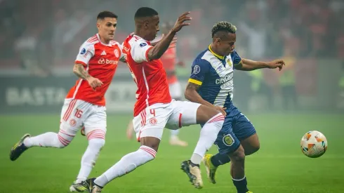 Rosario Central cosechó una igualdad en Porto Alegre.