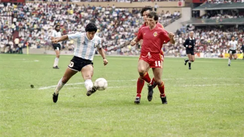 Jean-Marie Pfaff decidió subastar la camiseta que intercambió con Diego Maradona en la Semifinal de la Copa del Mundo de México 1986.