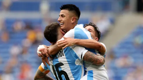 Thiago Almada adelantó a la Selección Argentina en Lyon.