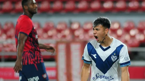 Ordóñez festejando el primero de Vélez.