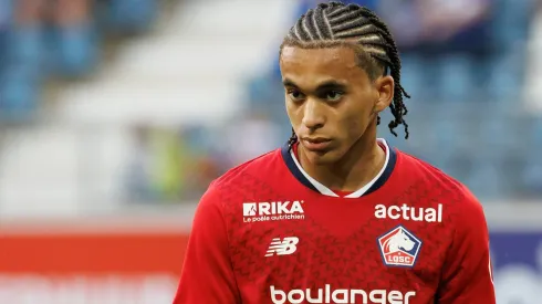 Ethan Mbappé con la camiseta de Lille.