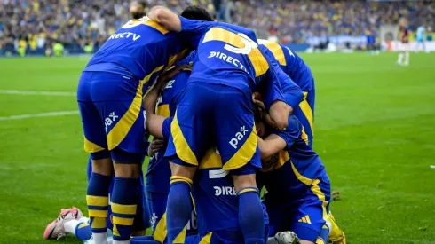 Los jugadores de Boca celebran un gol ante San Lorenzo.