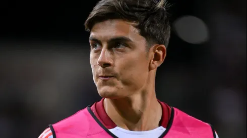 Tras la decisión de quedarse en Roma, Paulo Dybala fue sorprendido por los hinchas en su propia casa