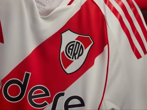 River presentó su nueva camiseta, homenaje a un equipo que hizo historia