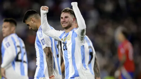 Alexis Mac Allister y su festejo por el gol ante Chile.