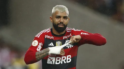 RIO DE JANEIRO, BRAZIL - AUGUST 13: Gabriel Barbosa of Flamengo leaves the match between Flamengo and Sao Paulo as part of Brasileirao 2023 at Maracana Stadium on August 13, 2023 in Rio de Janeiro, Brazil. (Photo by Wagner Meier/Getty Images)