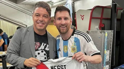 Marcelo Gallardo junto a Lionel Messi