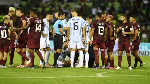 Lionel Messi volverá a Venezuela en donde la última vez casi sufre una lesión que lo hubiese privado jugar en Qatar 2022.