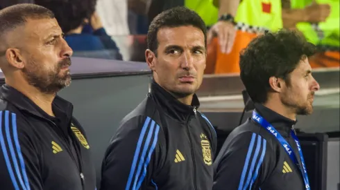 Marcos Senesi volvería a ser llamado por Lionel Scaloni para los partidos que la Selección Argentina disputará ante Paraguay y Perú.