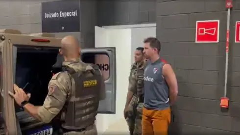 Un hincha de River fue detenido por realizar, presuntamente, gestos racistas contra la parcialidad del Galo.