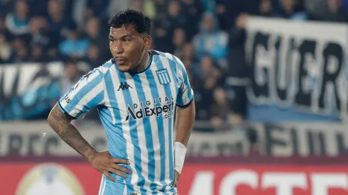 El delantero presiona para jugar en Atlético Nacional.