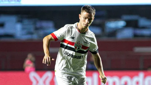 Giuliano Galoppo con la camiseta de Sao Paulo.