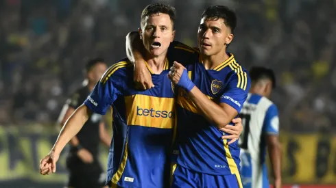 Ander Herrera y Exequiel Zeballos festejando el gol de Boca en la Copa Argentina 2025.