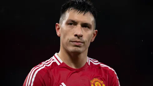 Se lesionó Lisandro Martínez.