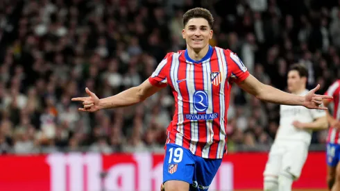 Julián Álvarez celebra su gol ante Real Madrid por LaLiga.