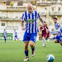 Arsenal lo vendió a Europa, lo dirigió Simeone y ahora juega en la quinta división de Italia: “Tengo un compañero inspector de colectivos y otro policía”