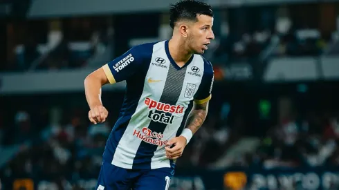 Conmebol sancionó a un jugador de Alianza Lima por decirle "boliviano" a un hincha de Boca