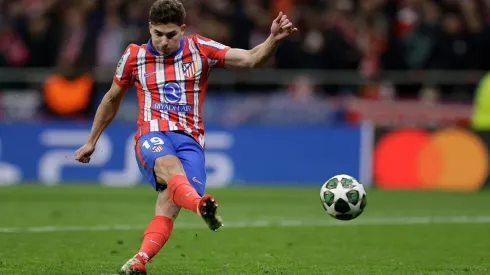 La IFAB tomó una decisión sobre los penales como el de Julián Álvarez