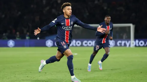Dibu Martínez sufrió tres golazos y Aston Villa perdió con PSG en la Champions League