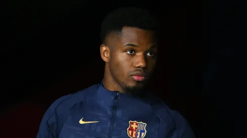 Heredó la 10 de Messi en Barcelona, no encontró lugar ni con Xavi ni con Flick y negocia con el fútbol árabe