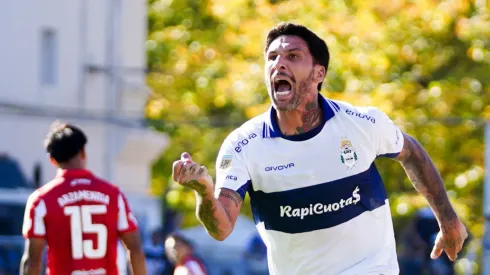 El gol del Pata Castro para Gimnasia ante Estudiantes en el clásico de La Plata