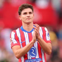 A pesar de que le sacaron la roja, Julián Alvarez fue suspendido en Atlético de Madrid: el inesperado motivo