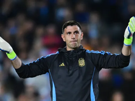 Los motivos extradeportivos por los que Amorim considera a Dibu Martínez el arquero ideal