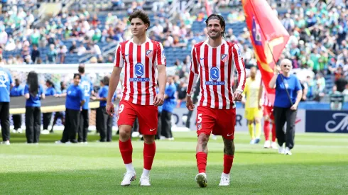 Julián Álvarez y Rodrigo De Paul, dos de los argentinos de Atlético de Madrid, buscan la clasificación a los octavos de final del Mundial de Clubes.