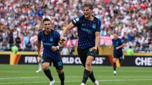 Pío Espósito y Lautaro Martínez en el gol de Inter de Milán ante River por el Mundial de Clubes. (Getty Images)