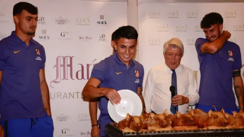 Thiago Almada en su bautismo en el Atlético de Madrid.